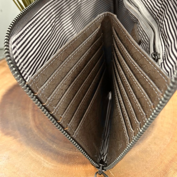 Joy Susan Tina Python Vegan Leather Zip Around Wristlet Clutch 10” x 6” NWOT. - Picture 6 of 16